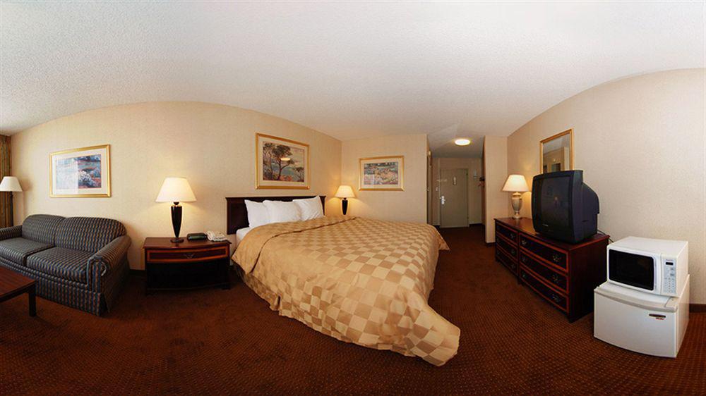 Clarion Inn And Events Center Pueblo North Kültér fotó